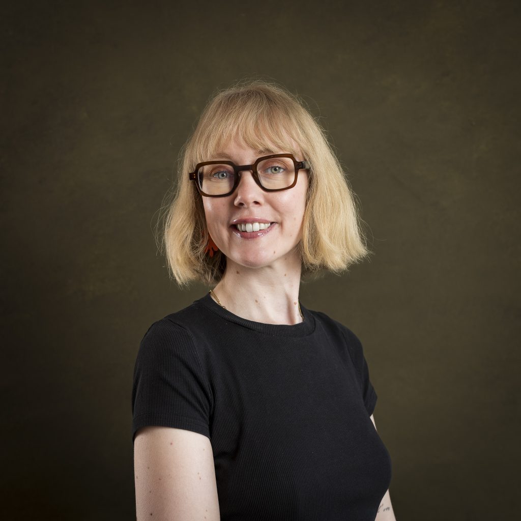 portrait artiste ceci n'est pas une piscine